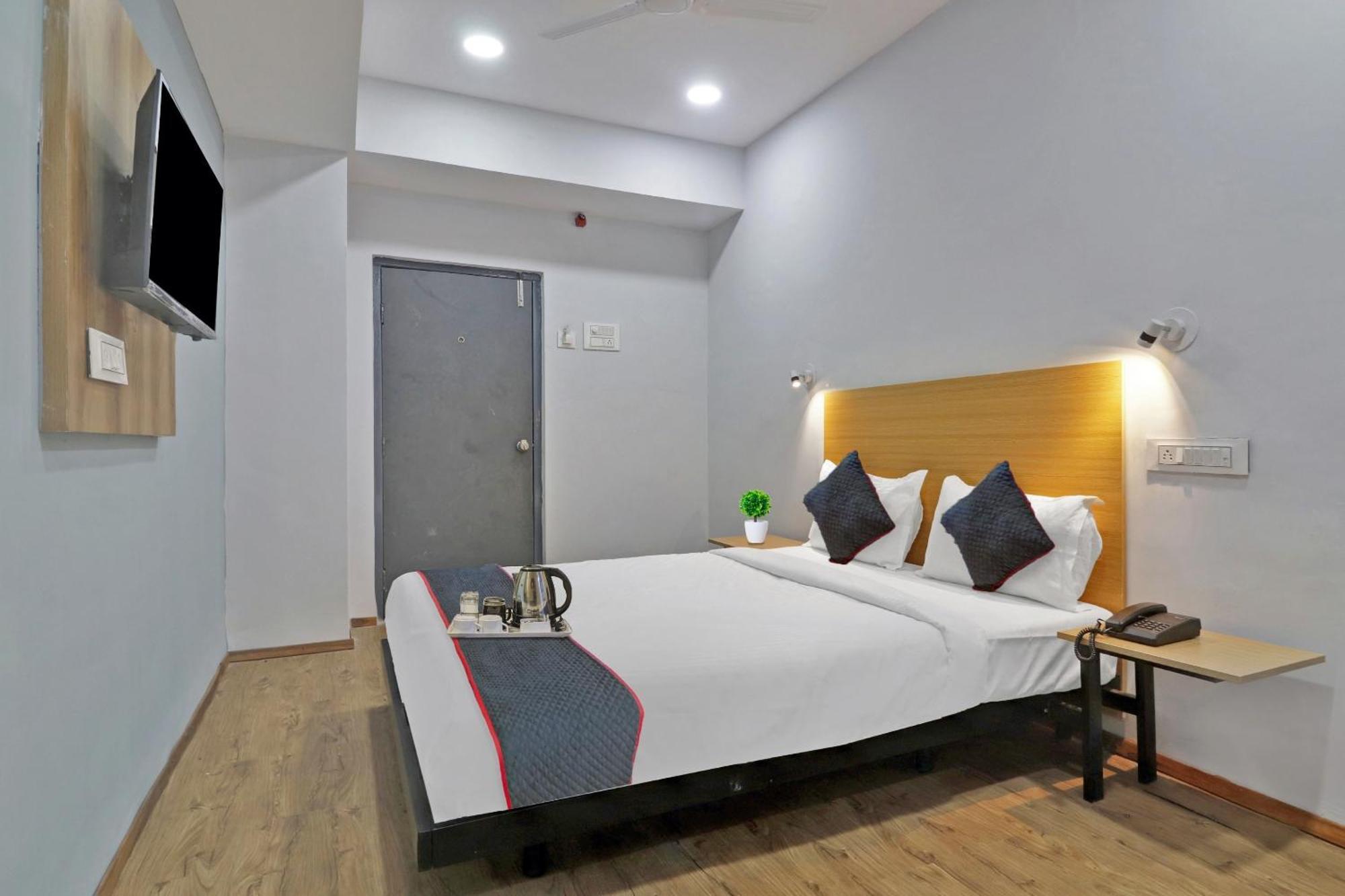 Townhouse S Continental 호텔 하이데라바드 외부 사진